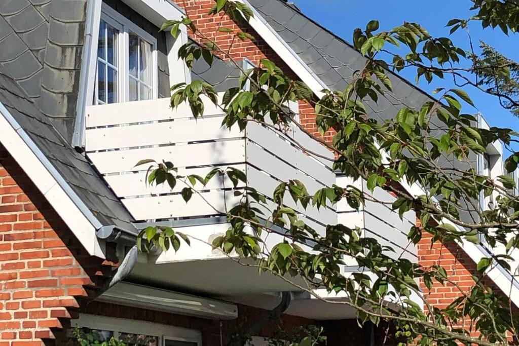 Апартаменты Maritim Und Individuell In Wenningstedt Mit Balkon Экстерьер фото